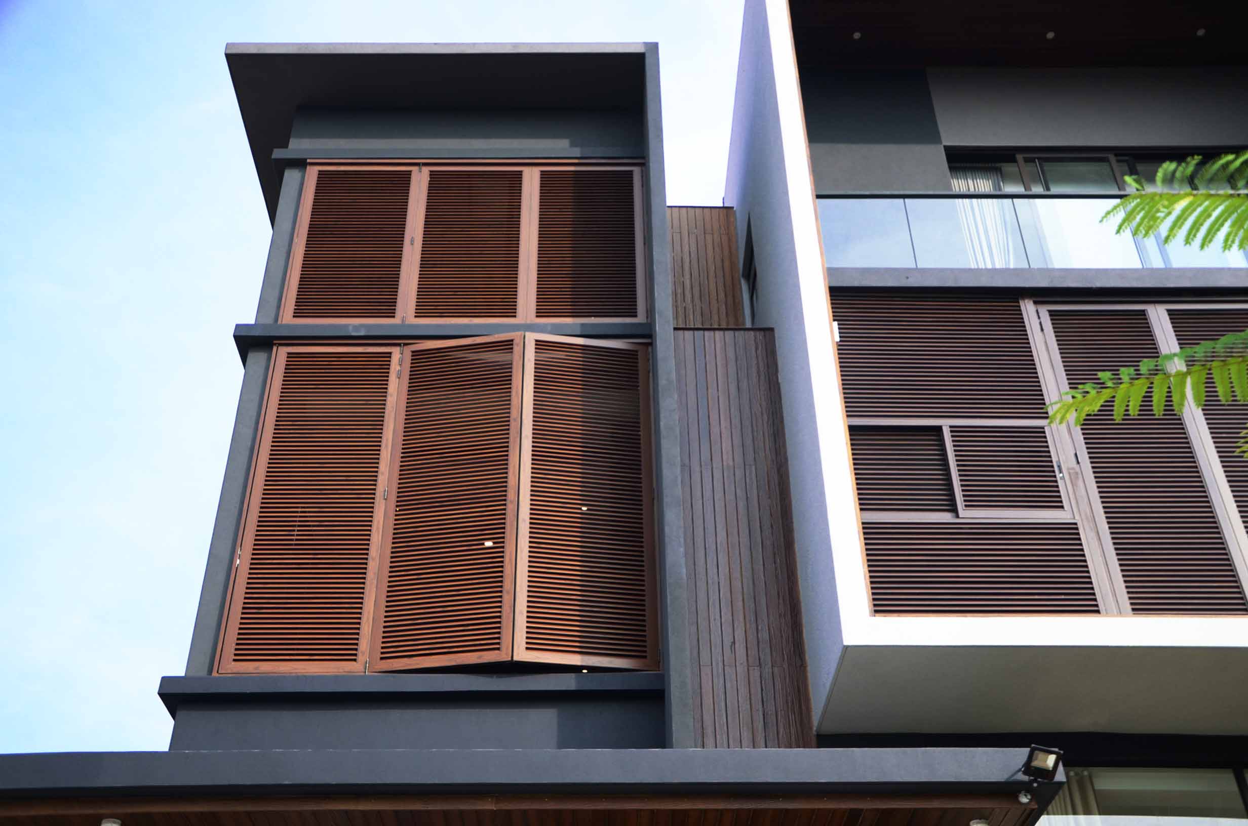 Zen Courtyard house - Louvers Detail